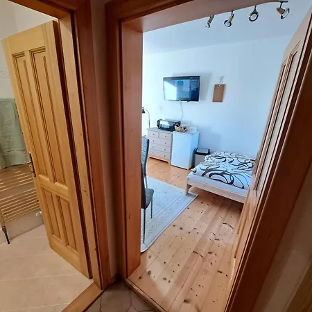 Δωμάτια σε οικογενειακή κατοικία Ubytovani U Zameckeho Parku Hluboká nad Vltavou